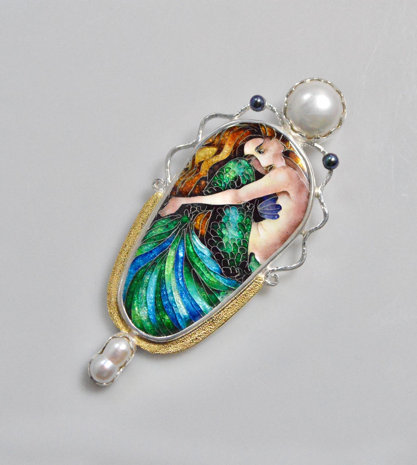 Redhaired mermaid daydreaming pendat with multicolor pearls. Mermaid gifts. Pearls. Mermaid jewelry. unique marine jewelry. Mermaid pendant