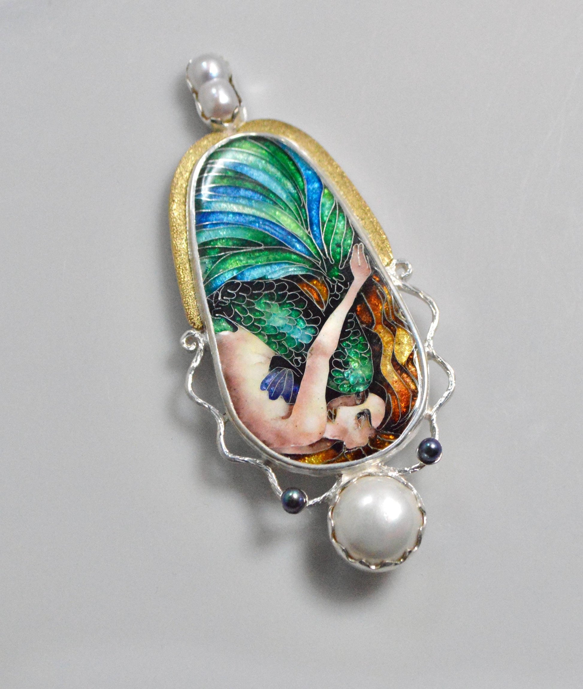 Redhaired mermaid daydreaming pendat with multicolor pearls. Mermaid gifts. Pearls. Mermaid jewelry. unique marine jewelry. Mermaid pendant